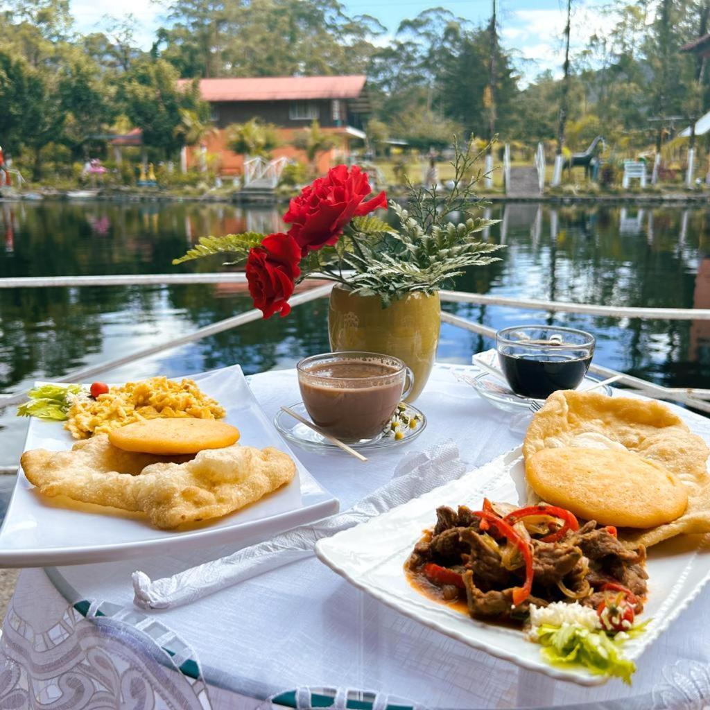 Cabanas Mountain River Lake Inn Nueva California Exterior photo