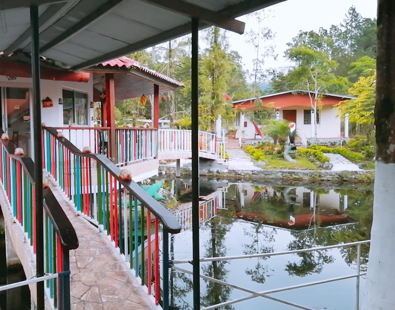 Cabanas Mountain River Lake Inn Nueva California Exterior photo